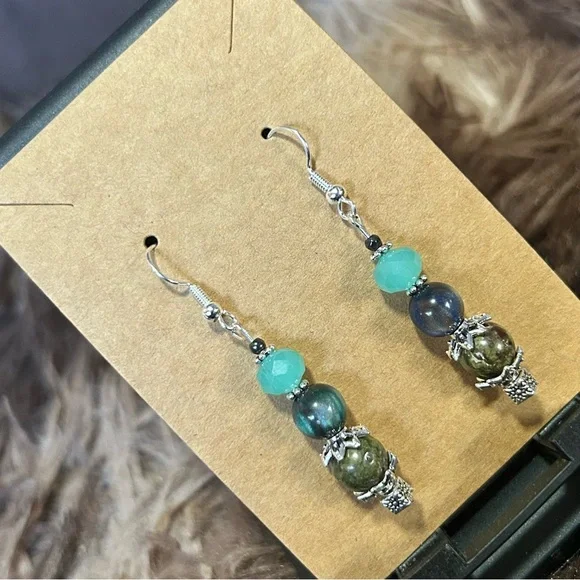 Handcrafted dragon blood stone cat eye glass crystal earrings - Picture 1 of 5